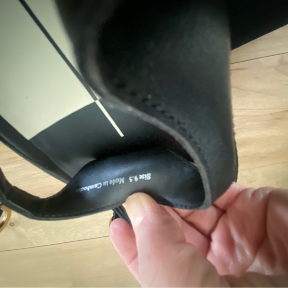 Dolce Vita Black and Gold Sandals - Picture 6 of 6